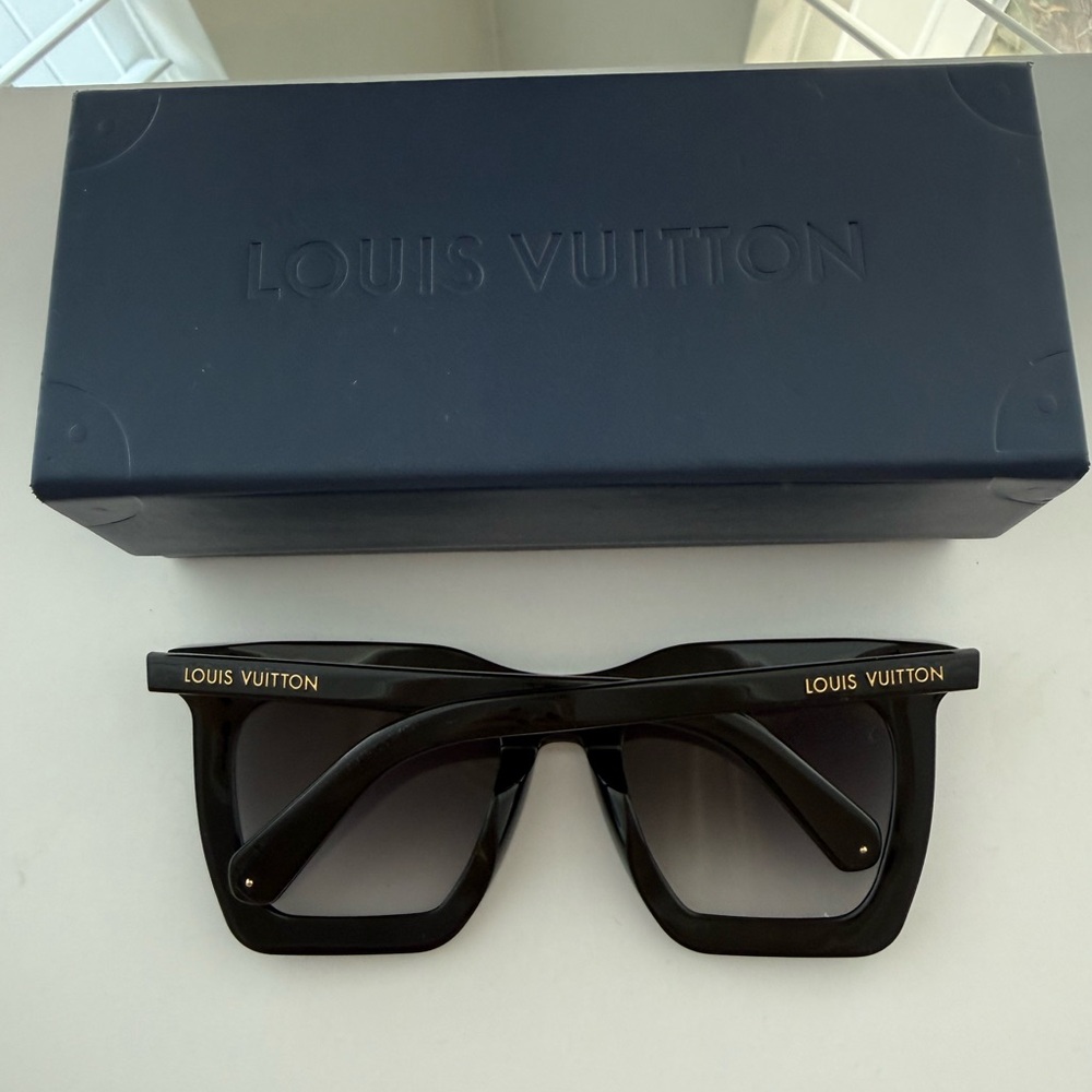 AUTHENTIC Louis Vuitton Black Sunglasses - Picture 3 of 10